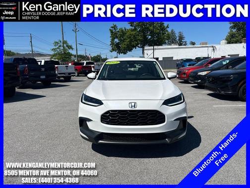 Platinum White Pearl 2023 Honda HR-V LX
