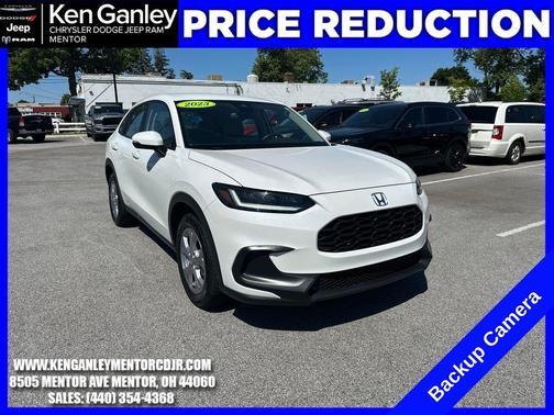 Platinum White Pearl 2023 Honda HR-V LX
