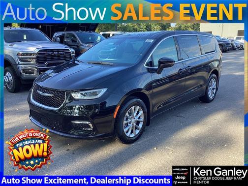 2026 Chrysler Pacifica Select