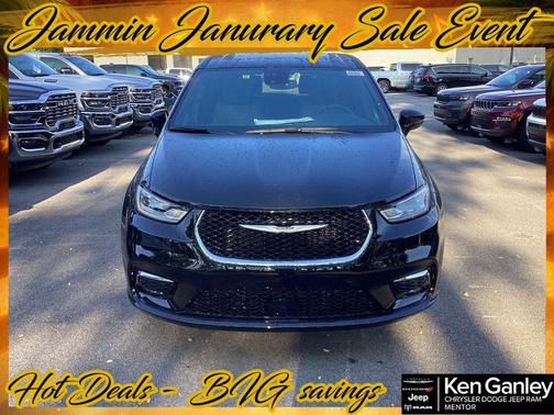 2026 Chrysler Pacifica Select