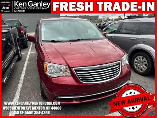 2016 Chrysler Town & Country Touring
