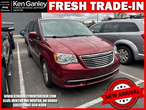 2016 Chrysler Town & Country Touring