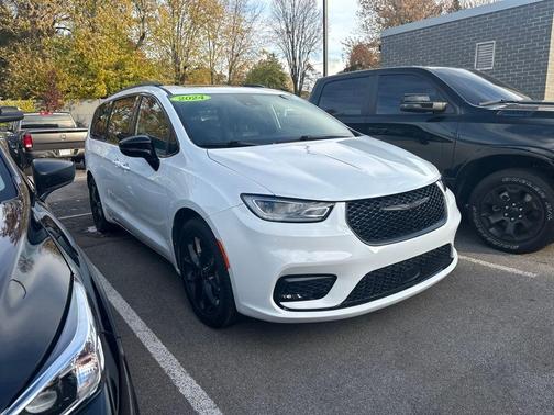 2024 Chrysler Pacifica Touring-L