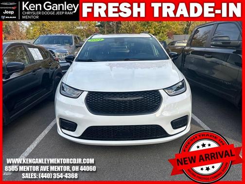 2024 Chrysler Pacifica Touring-L