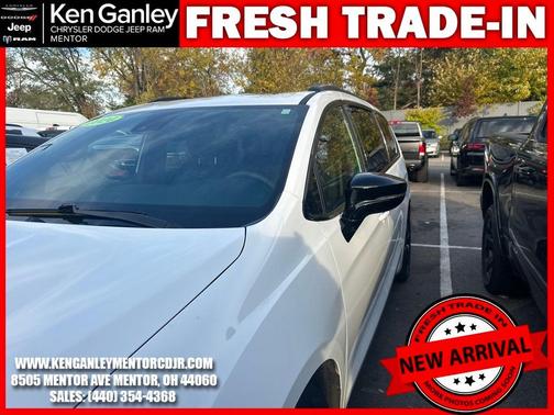 2024 Chrysler Pacifica Touring-L