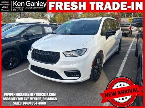 2024 Chrysler Pacifica Touring-L