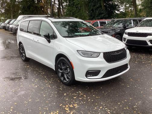 2026 Chrysler Pacifica Limited