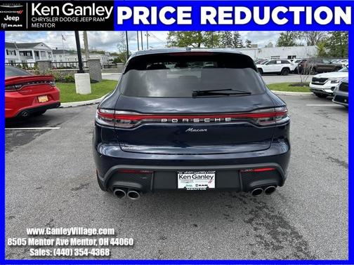 2022 Porsche Macan Base