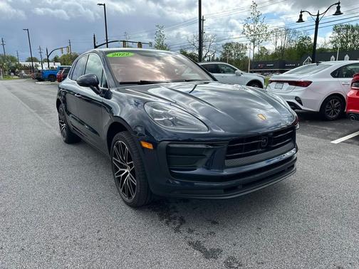 2022 Porsche Macan Base