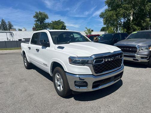 Bright White Clearcoat 2026 RAM 1500 Big Horn/Lone Star