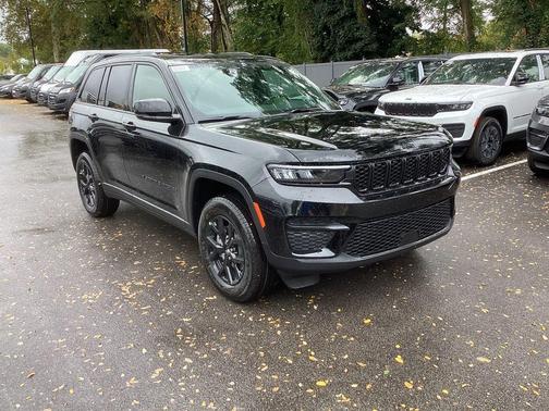 2025 Jeep Grand Cherokee Laredo