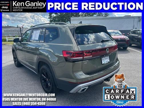 Avocado Green Pearl 2025 Volkswagen Atlas 2.0T Peak Edition