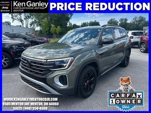 Avocado Green Pearl 2025 Volkswagen Atlas 2.0T Peak Edition