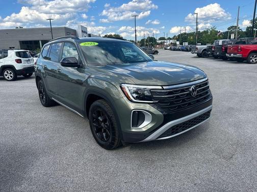 Avocado Green Pearl 2025 Volkswagen Atlas 2.0T Peak Edition