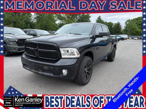 Brilliant Black Crystal Pearlcoat 2018 RAM 1500 Big Horn