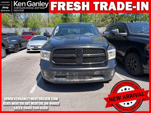 Brilliant Black Crystal Pearlcoat 2018 RAM 1500 Big Horn