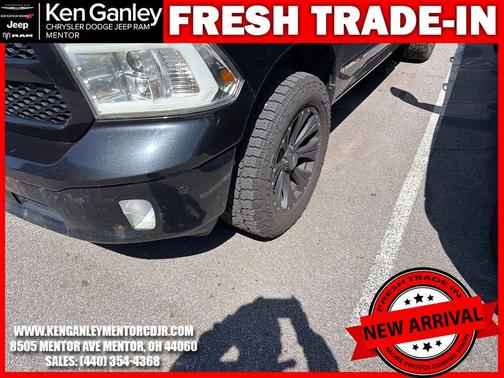 Brilliant Black Crystal Pearlcoat 2018 RAM 1500 Big Horn