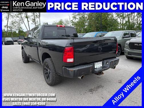 Brilliant Black Crystal Pearlcoat 2018 RAM 1500 Big Horn