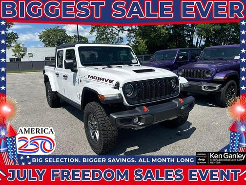 Bright White Clearcoat 2026 Jeep Gladiator Mojave