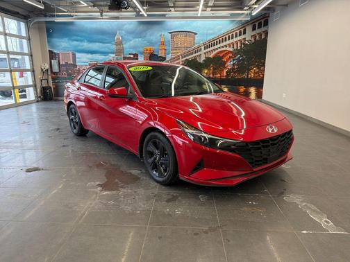 2022 Hyundai ELANTRA SEL