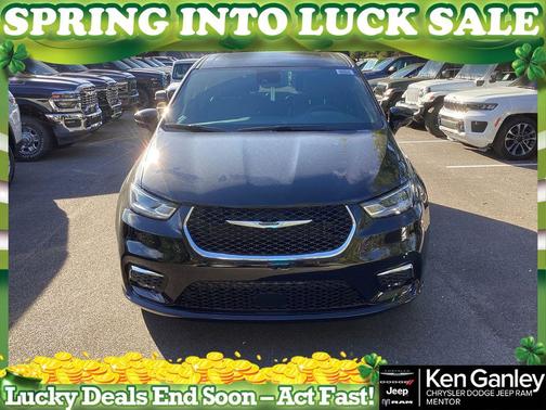 2026 Chrysler Pacifica Select