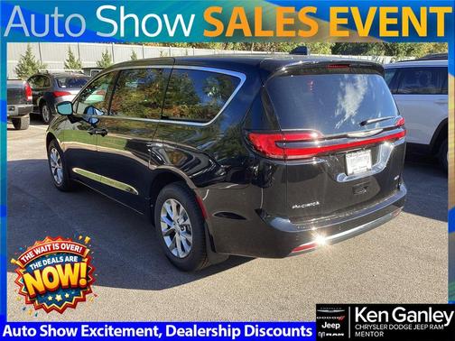 2026 Chrysler Pacifica Select