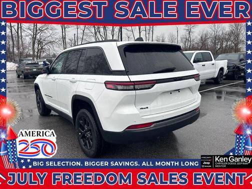 Bright White Clearcoat 2026 Jeep Grand Cherokee Sport