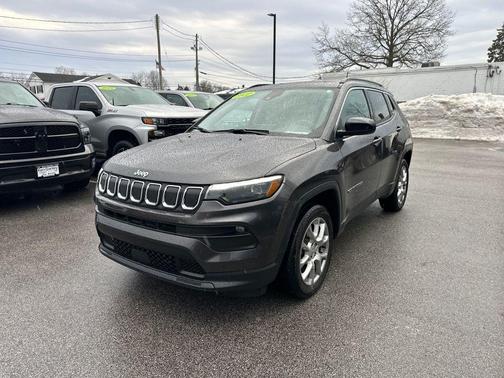 2022 Jeep Compass Latitude Lux
