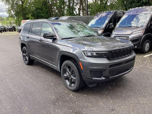 2025 Jeep Grand Cherokee L Laredo