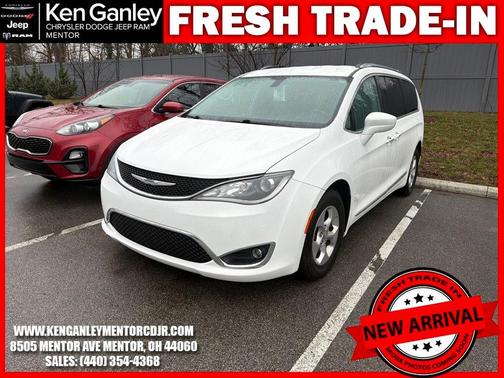 2017 Chrysler Pacifica Touring-L Plus