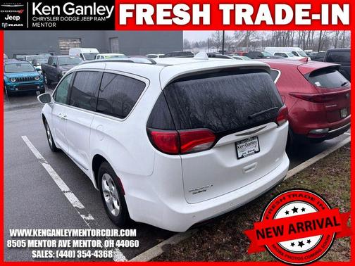 2017 Chrysler Pacifica Touring-L Plus