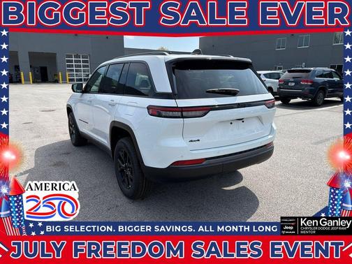 Bright White Clearcoat 2026 Jeep Grand Cherokee Sport