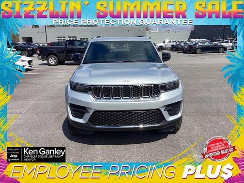 2025 Jeep Grand Cherokee Laredo