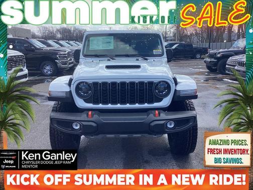 Bright White Clearcoat 2026 Jeep Gladiator Mojave