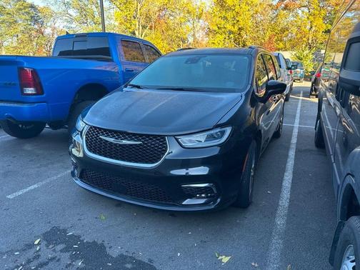 2021 Chrysler Pacifica Touring-L