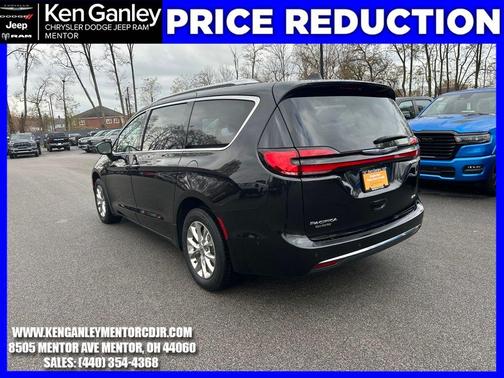 2021 Chrysler Pacifica Touring-L