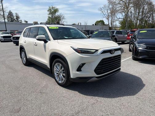 Cream 2024 Toyota Grand Highlander