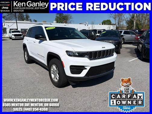Bright White Clearcoat 2023 Jeep Grand Cherokee Laredo