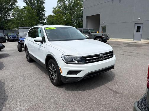 Pure White 2019 Volkswagen Tiguan 2.0T SE