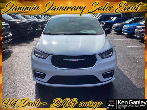 2026 Chrysler Pacifica Select