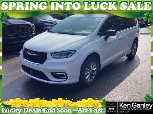 2026 Chrysler Pacifica Select