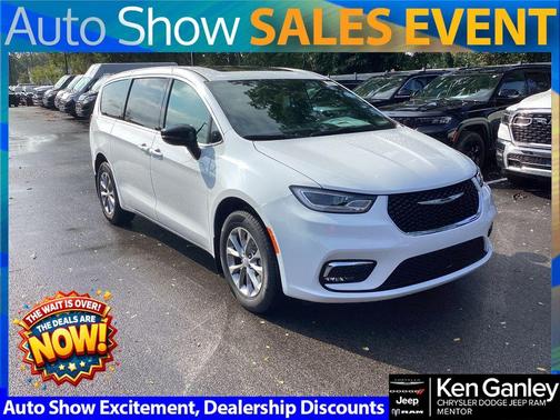 2026 Chrysler Pacifica Select