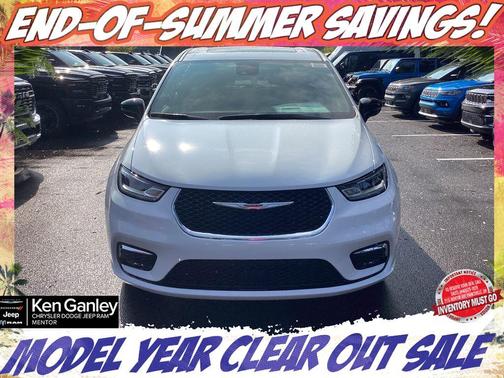 2026 Chrysler Pacifica Select