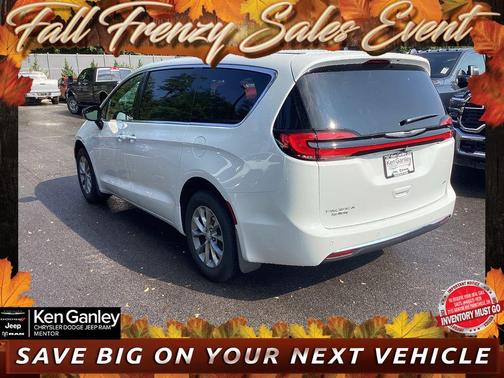 2026 Chrysler Pacifica Select