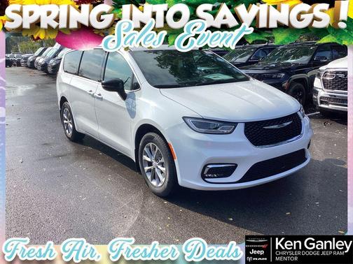 2026 Chrysler Pacifica Select