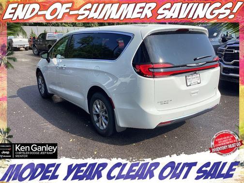 2026 Chrysler Pacifica Select