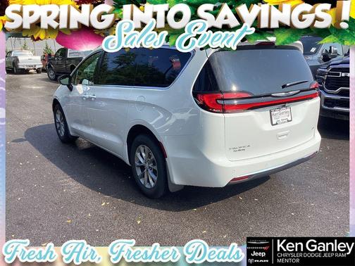 2026 Chrysler Pacifica Select