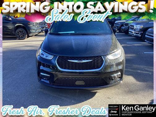 Diamond Black 2026 Chrysler Pacifica Select