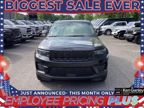 2025 Jeep Grand Cherokee Laredo