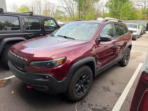 Velvet Red Pearlcoat 2019 Jeep Cherokee Trailhawk